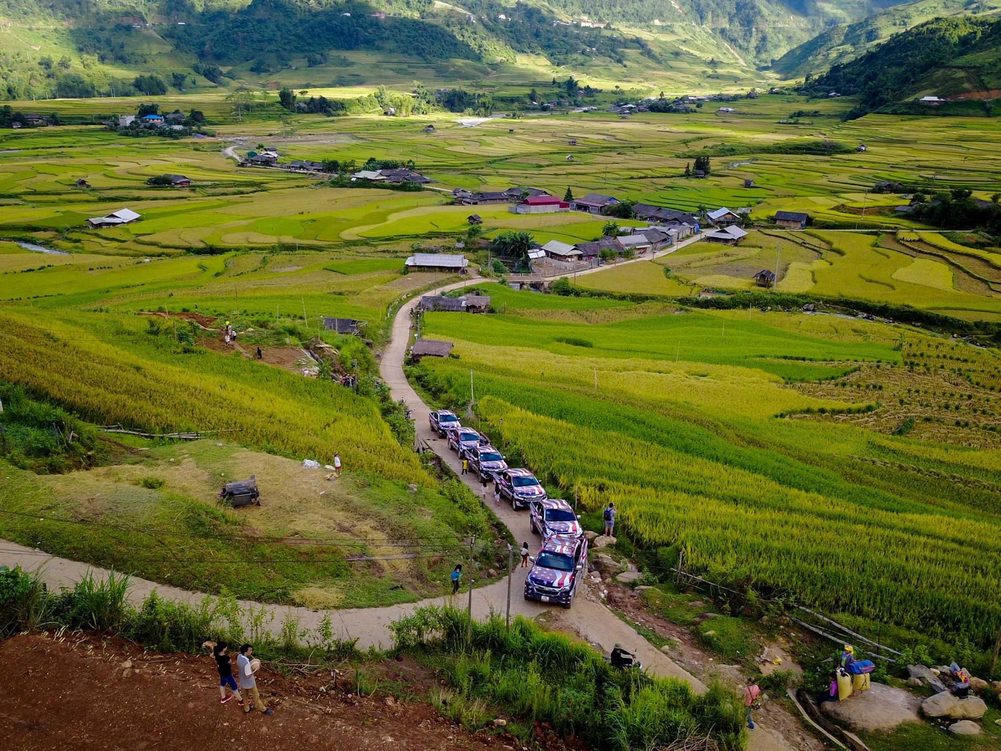 Off-road 4x4 Tour Northwest Vietnam - Mai Chau Thai's Homeland 2 Days